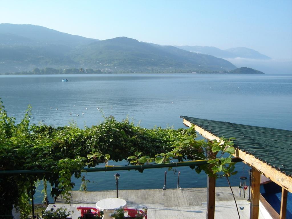 'By The Lake' Apartments Ohrid Esterno foto